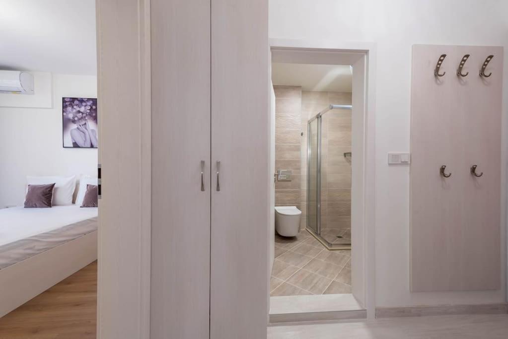 Labyrinth Apartment - Free Parking Space Included Warna Exterior foto