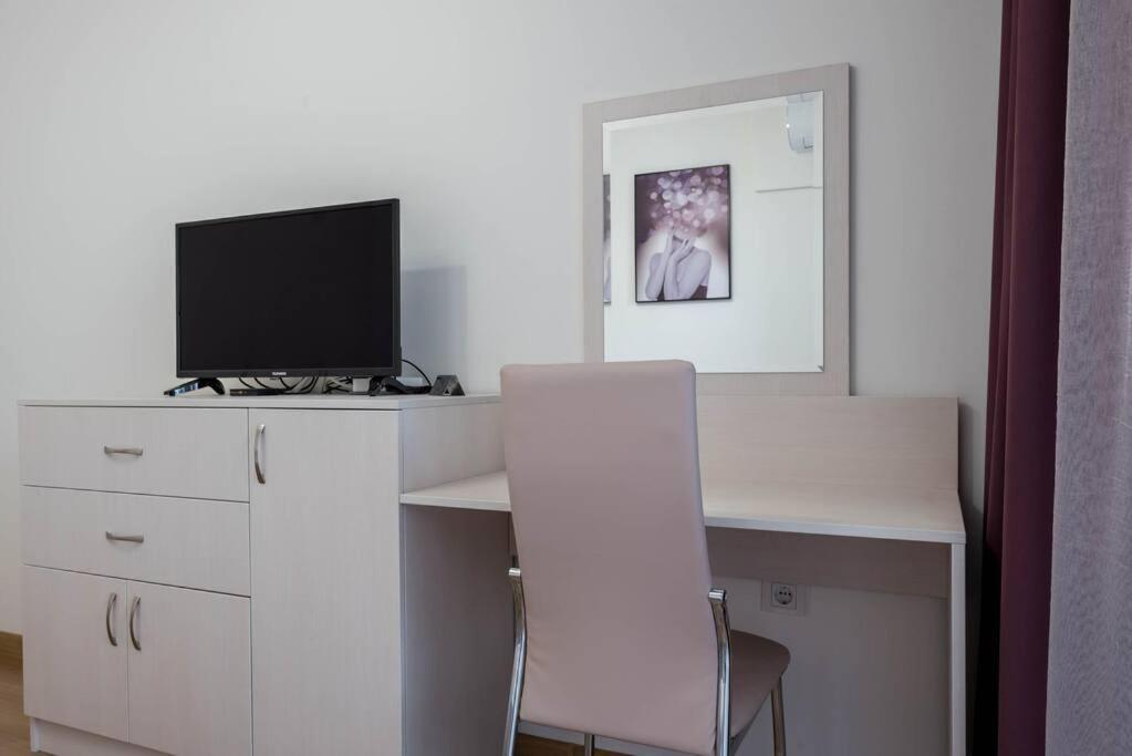 Labyrinth Apartment - Free Parking Space Included Warna Exterior foto